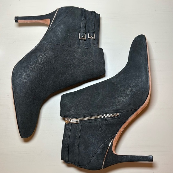 Coach Daphney Leather Heeled Bootie Size 9 - Picture 5 of 13